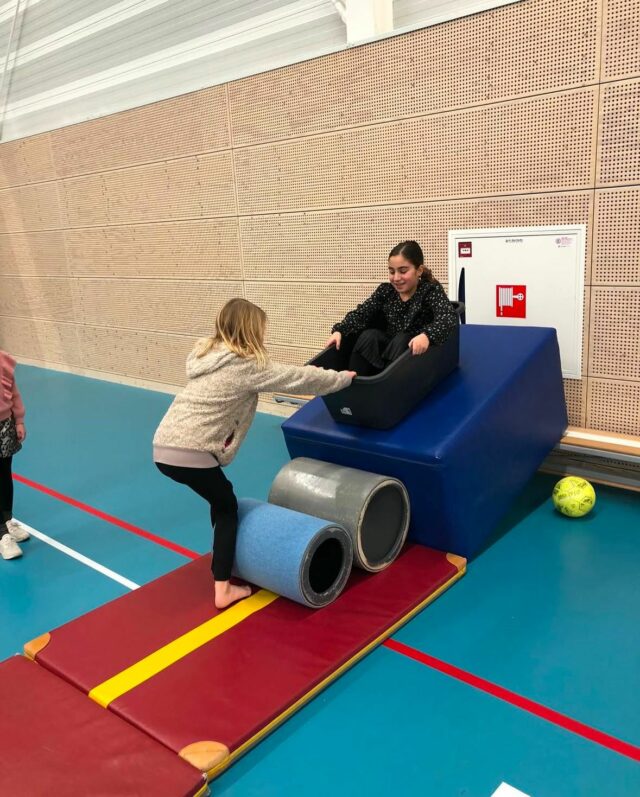 Kinderen Spelen in Gymzaal bij Sport-BSO Flekss