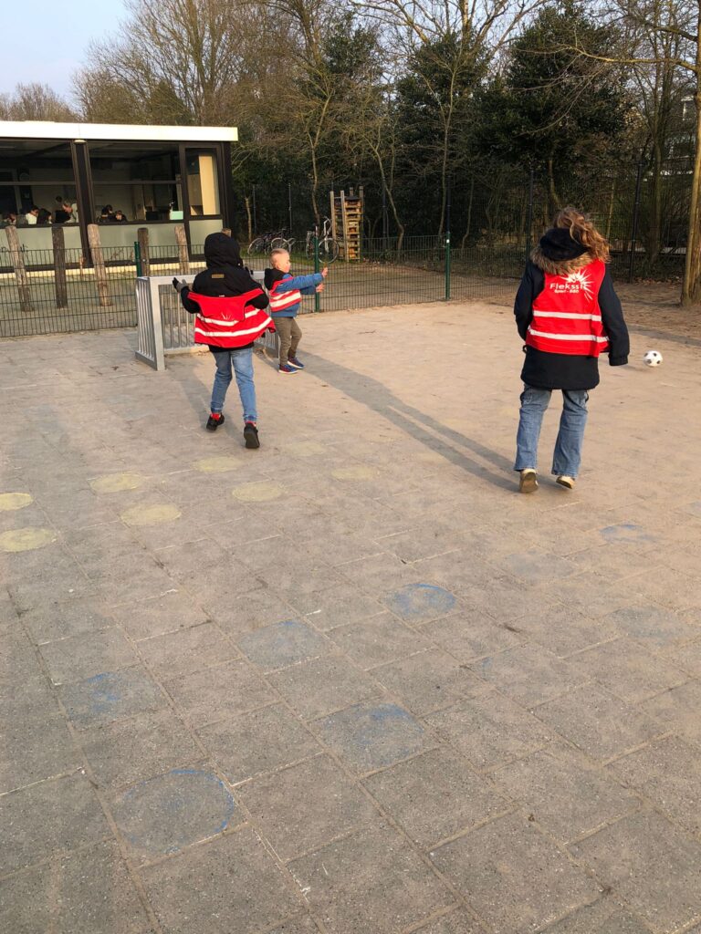 Menorah-buiten voetballen