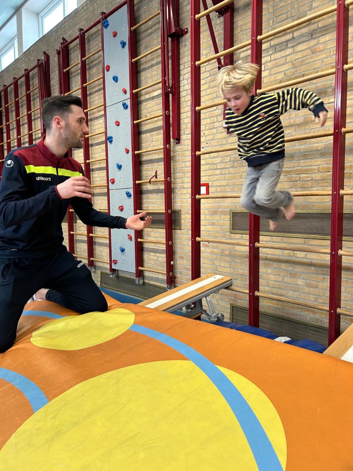 Fennaas-salto in de gymzaal