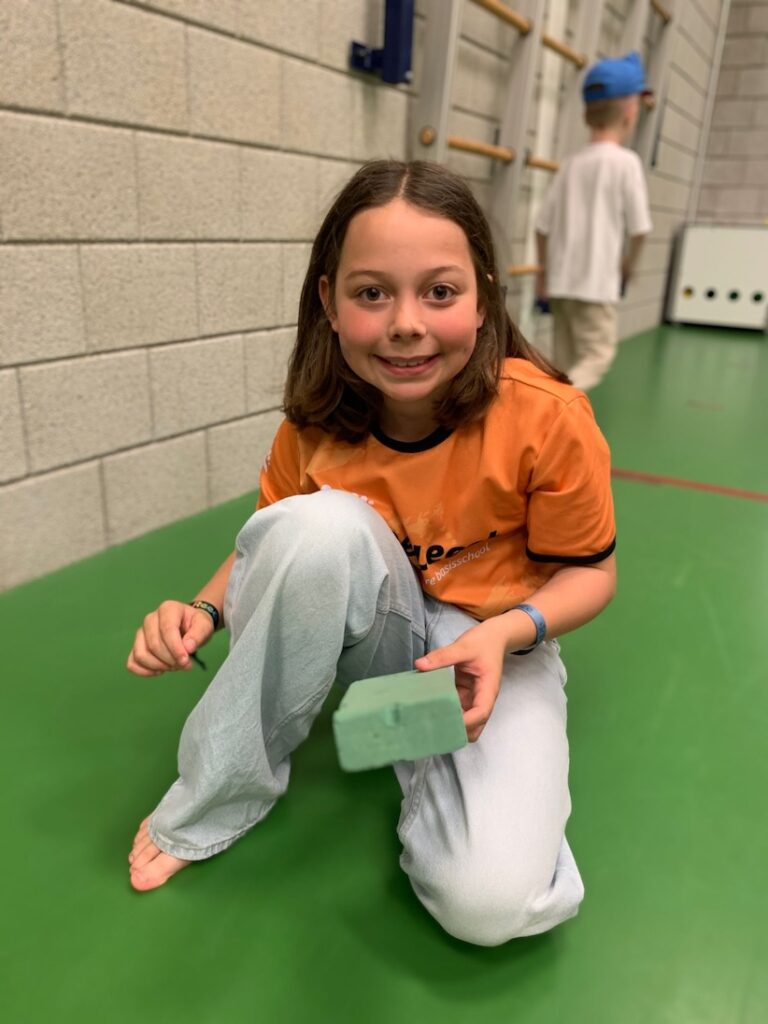 kind speelt diamantenroof nowies Etten-leur