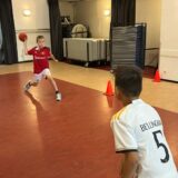 Flekss trefbal in de gymzaal