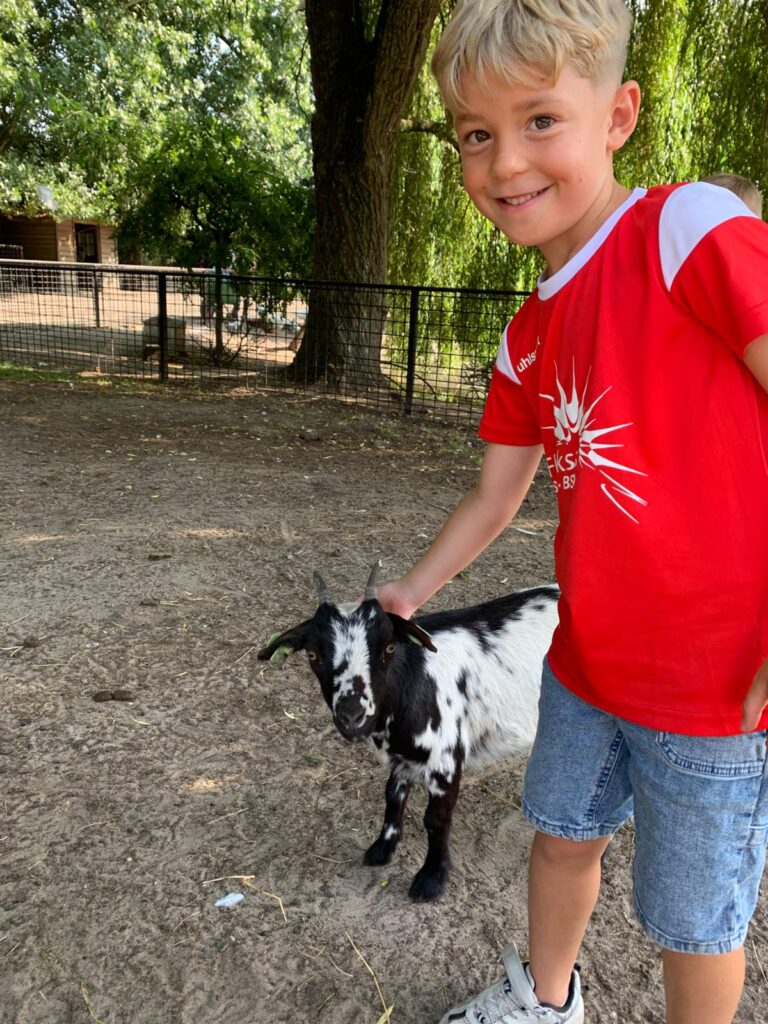 knuffel met de diertjes