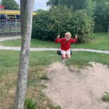 kind schommel speeltuin bso kinderopvang zevenbergen