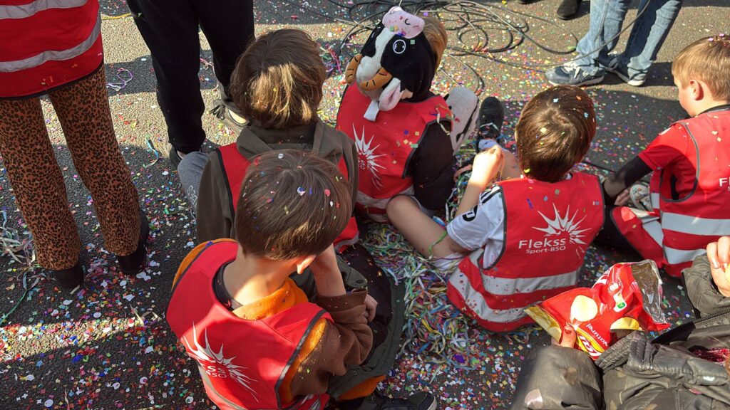 Mathenesse 2 - wachten op de optocht