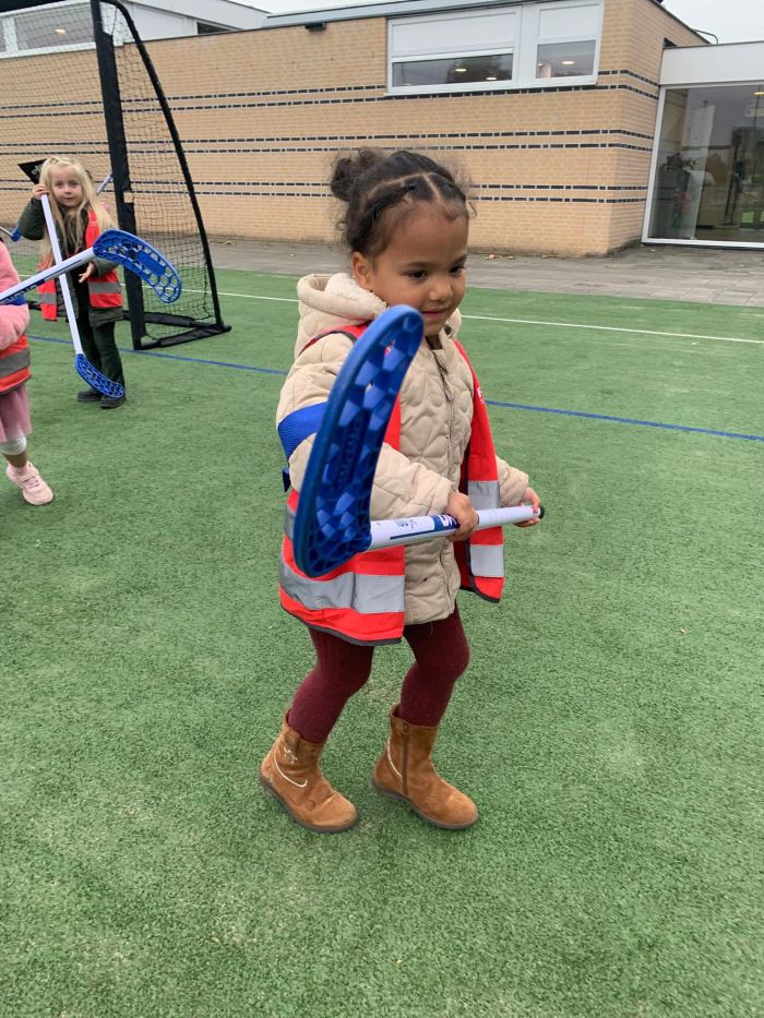 Sport-Bso-Etten-Leur hockey spelen.