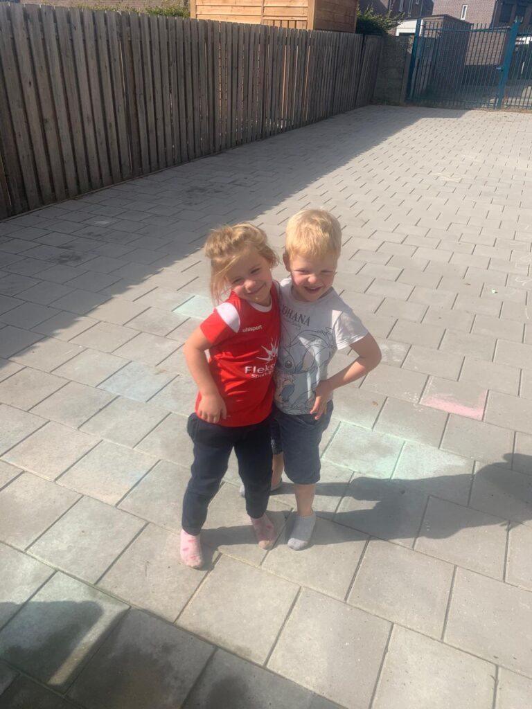 Raamsdonksveer - Vriendjes maken buiten