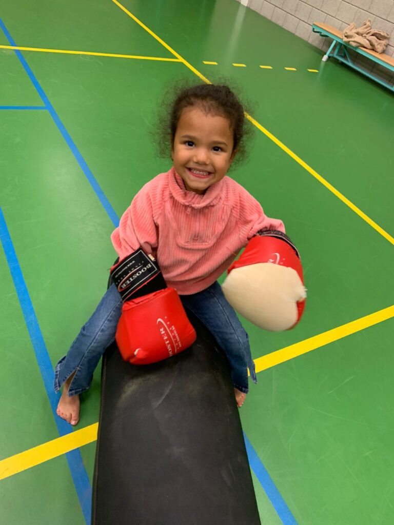 Sport-Bso Etten-leur Boksen tijdens het sport-uurtje