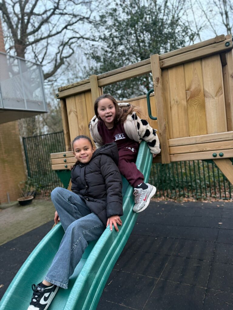 Buitenspelen bij Flekss kinderopvang 't Kraaienest