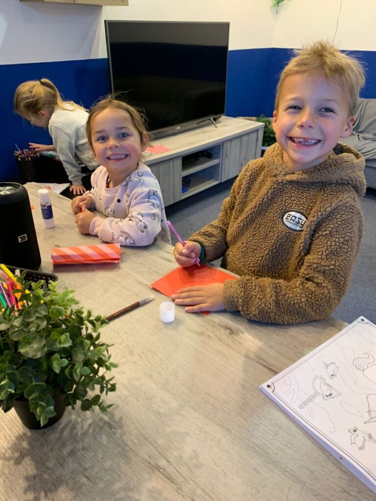 knutselen op locatie Sport-BSO Flekss Kerkwerve