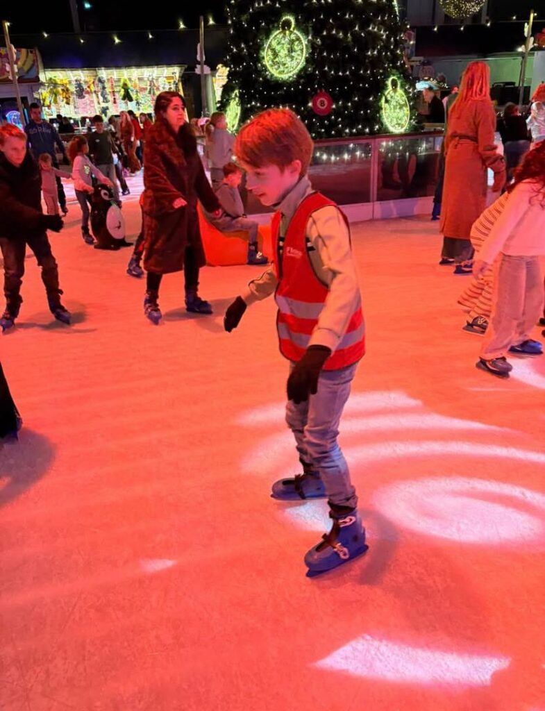 Kind schaatst bij Sport-BSO Flekss