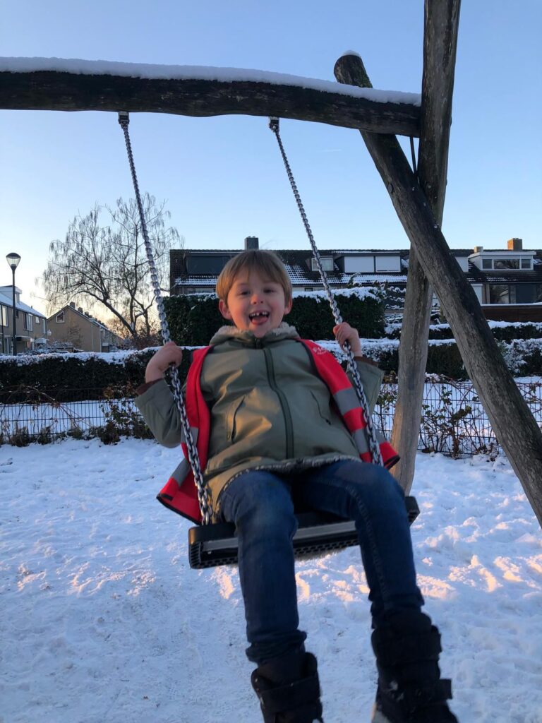 Schommelen in de sneeuw