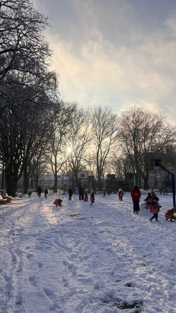 Sneeuw in de speeltuin