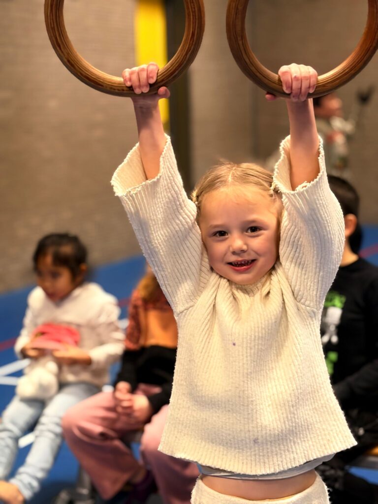 ringzwaaien in de gymzaal