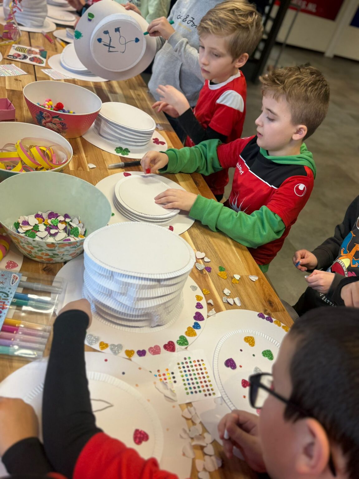 Knutselen bij Kraaienest flekss carnaval