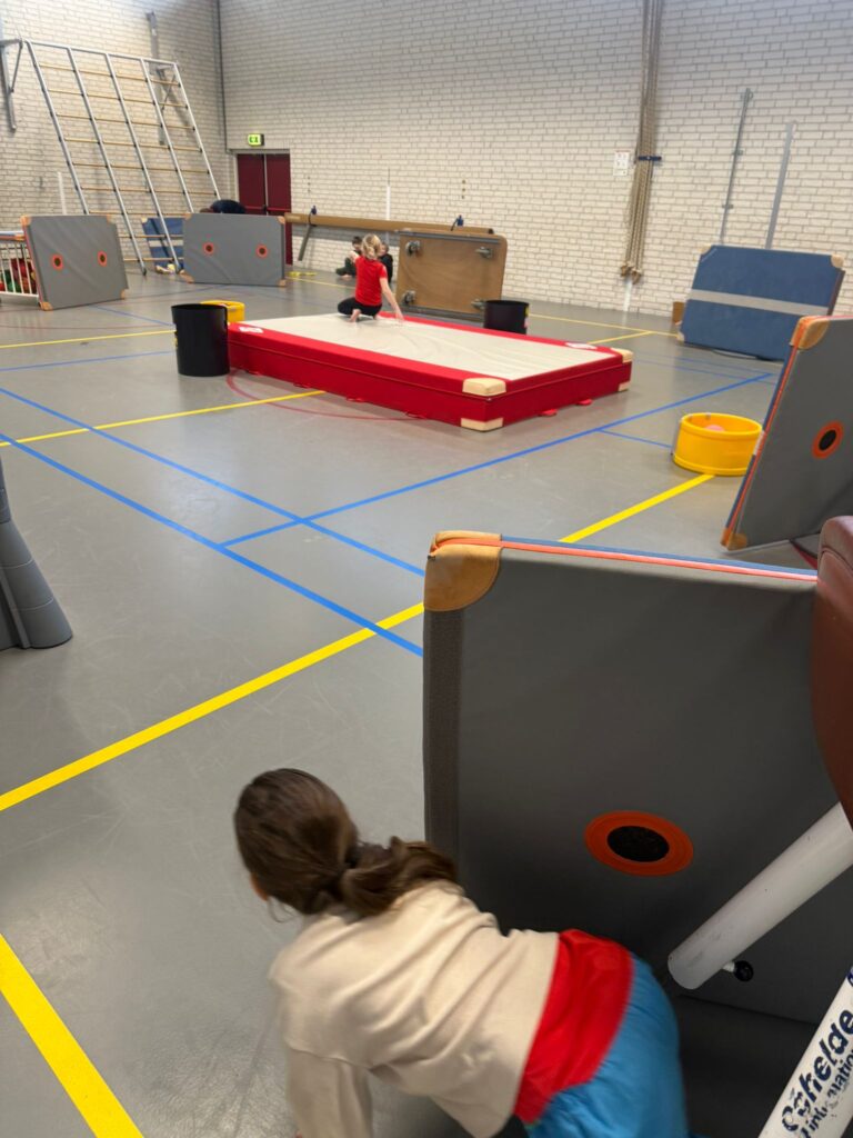 grote gymzaal sport en spel kraaienest