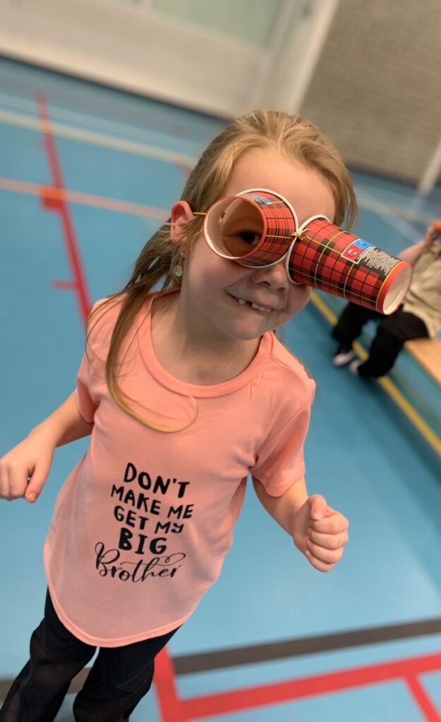 Met de blinde brillen activiteiten doen op de BSO van Etten-Leur