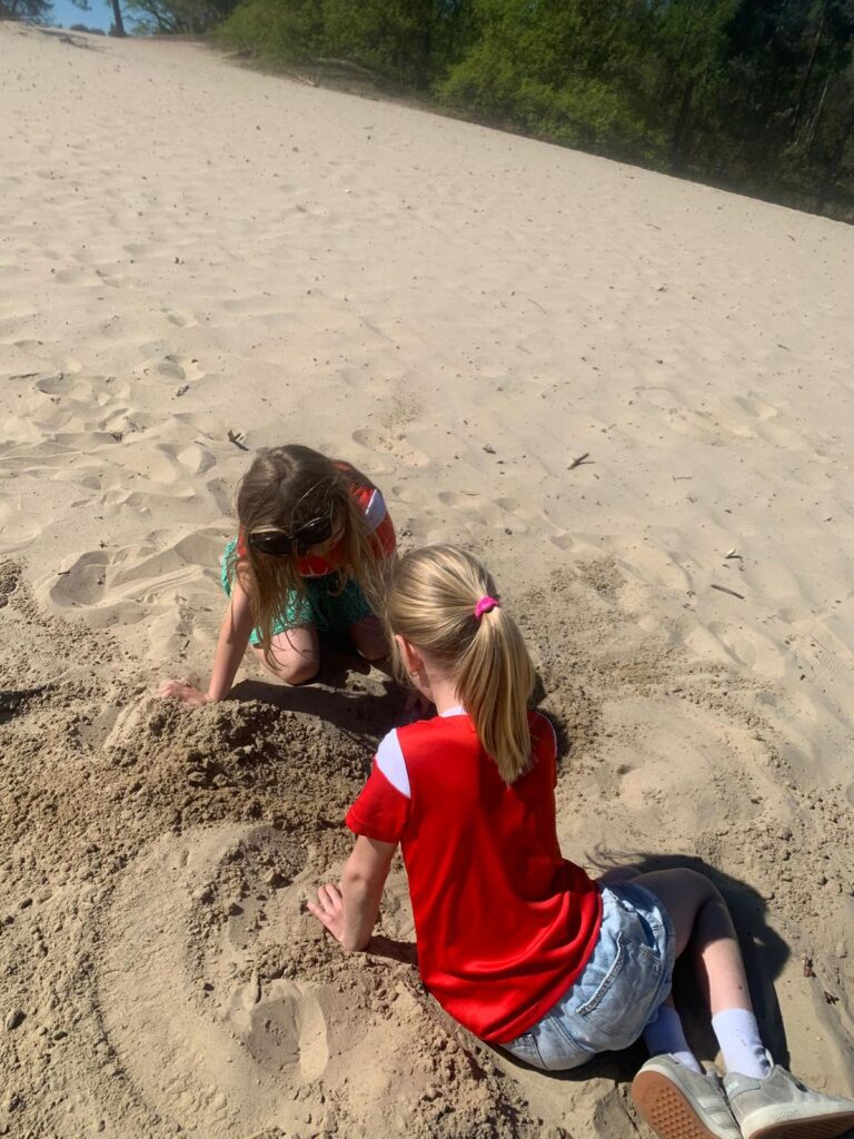 Blog meivakantie SSC- Met zand spelen - kopie