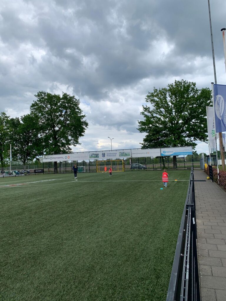 Blog week 19-20 SSC- Voetballen op het veld bij SSC