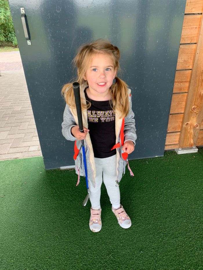 Golfen bij de turfaert met de kinderen op de bso in Etten-leur
