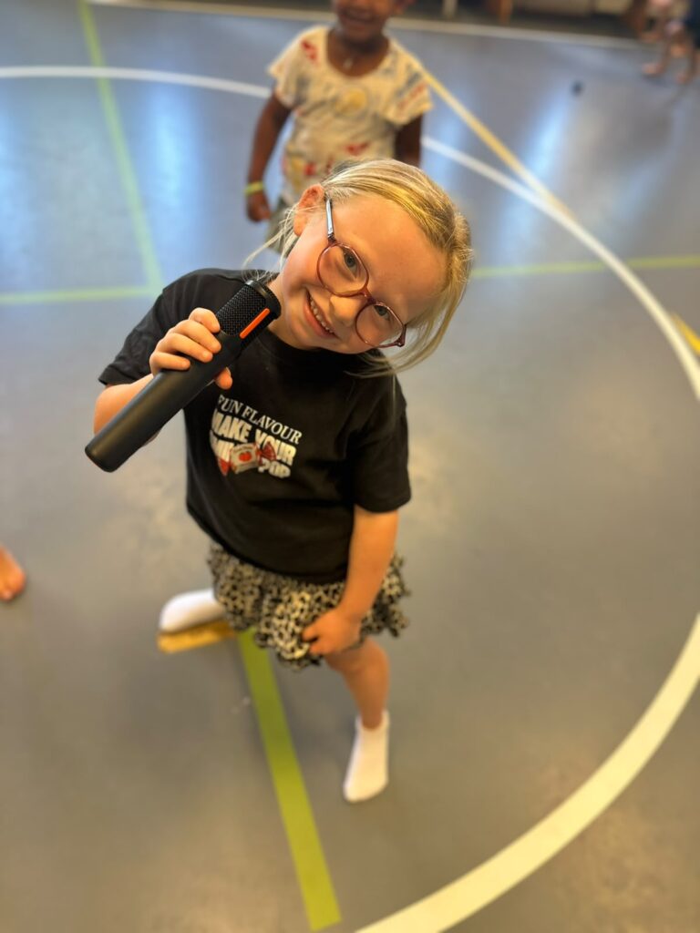 Rietvink - karaoke in de gymzaal