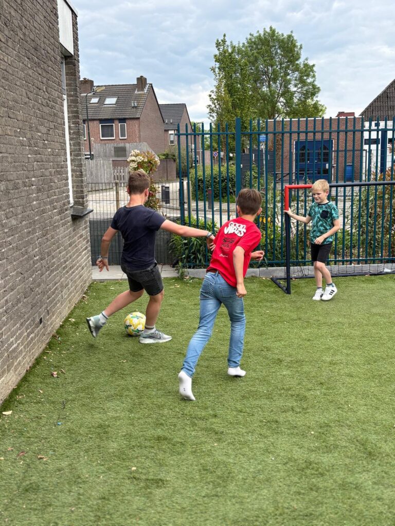 Raamsdonksveer - Voetballen