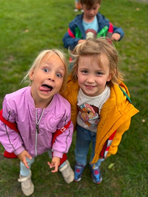 samen lachen en plezier maken